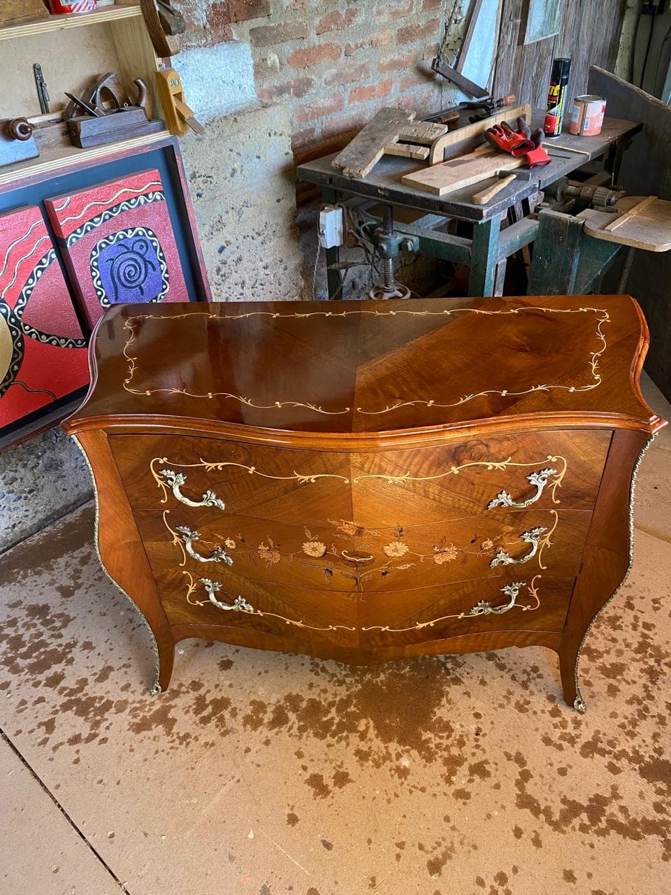 Restauración de buffet antiguo completada - Restauración de muebles en Quilpué