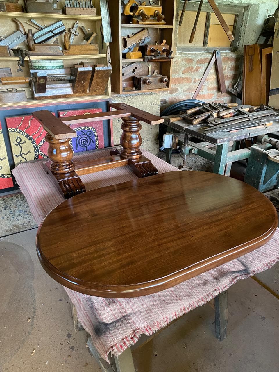 Mesa centro restaurada - Servicio de restauración de muebles en Valparaíso